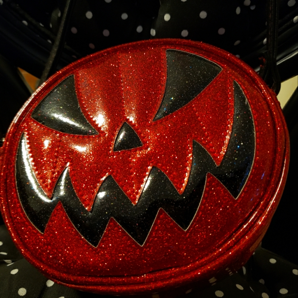 Love Pain Stitches Pumpkin purse
